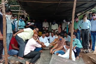 Villagers agitation for bridge on river in sindhudurg