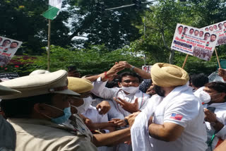 Congress marches against agriculture bill in delhi