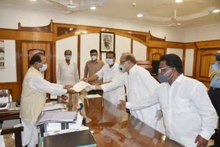 Memorundum given to Governor against farmers law guwahati assam etv bharat news