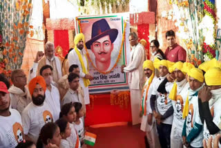 bhagat singh brigadier organized book distribution program in bhiwani