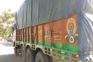 Truck seized full of rice in bijoynagar kamrup assam etv bharat news