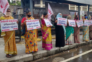 protest against hemanth murder by aidwa at golconda cross road