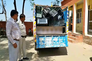 palwal police seized illegal liquor and arrested a smugglers