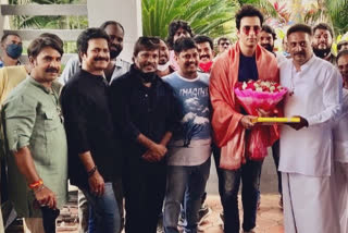 Prakash Raj felicitates Sonu Sood for 'celebrating humanity'