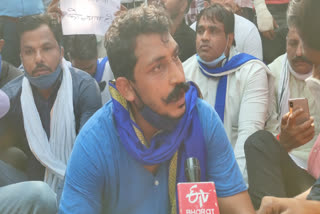 bhim-army-protest-outside-safdarjung-hospital-for-hathras-gang-rape-victim