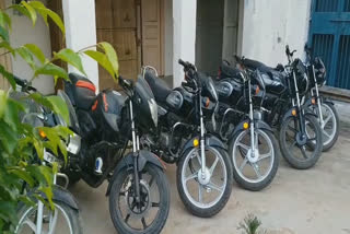 Malerkotla police nabs gang of thieves with 6 stolen motorcycles