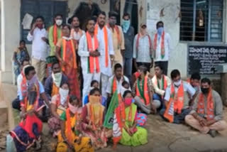 ఇప్పుడు క్రమబద్ధీకరణ సరికాదు: భాజపా నాయకులు