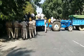 farmers block road at grain market gate yamunanagar