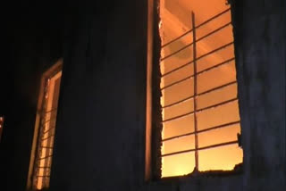 fire breaks out bhiwandi factory, no casualties  ഭിവണ്ടിയിൽ ഫാക്‌ടറിയ്‌ക്ക് തീ പിടിച്ചു, ആളപായമില്ല  fire breaks  ire breaks bhiwandi  ഭിവണ്ടി ഫാക്‌ടറി അപകടം