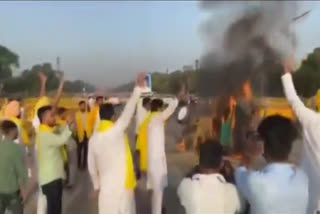 Farm bills  Farmers protest  Four more arrested in tractor burning case  tractor burning case  tractor burning near the India Gate  കർഷക ബില്ല് പ്രതിഷേധം  യൂത്ത് കോൺഗ്രസ്  ട്രാക്ടറിന് തീകൊളുത്തിയ സംഭവം