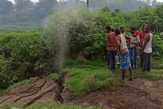 house-demolished-by-landslides-in-dhanbad