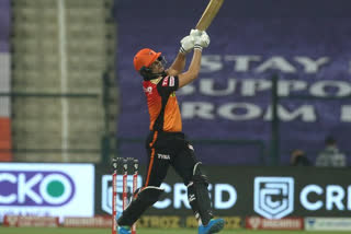 ipl 2020 dc vs srh : abdul samad smashed six to the nortje watch video