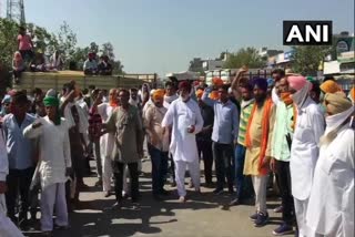 Protestors block Ambala-Hisar Highway over farm laws അംബാല-ഹിസാർ ഹൈവേ farm bill protection farm bill2020 കാർഷിക ബില്ല്2020 rail roko protest Kisan Mazdoor Sangharsh