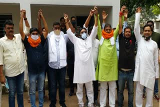 Doctors Manoj Kumar and Manoj Pandey joined RJD in ranchi, news of jharkhand RJD, RJD membership campaign in Ranchi, रांची आरजेडी में शामिल हुए डॉक्टर मनोज कुमार और मनोज पांडे, झारखंड आरजेडी की खबरें, रांची में आरजेडी का सदस्यता अभियान