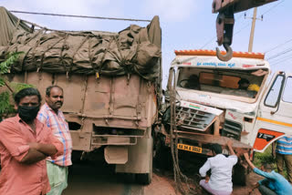 Lari accident in Hospete