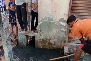 people facing problem due to dirty drain