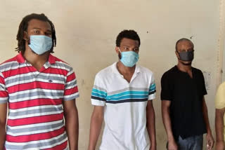 gurugram police caught four people including three nigerian in fraud case