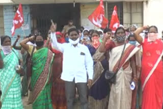anganwadi teachers protest at adilabad icds office