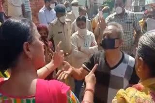 people protested against public health department for drinking water supply in hansi