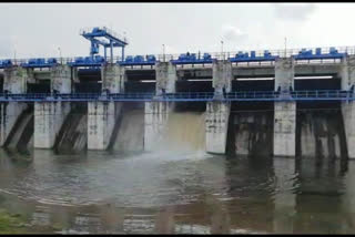 increased-flow-of-chulukinala-reservoir-dam-gate-open-possibility