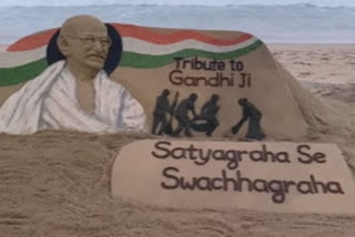 mahatma-gandhi sand art