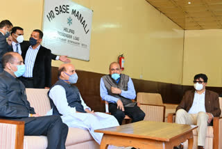 रक्षामंत्री राजनाथ सिंह पहुंचे मनाली