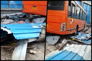 bus-accident-in-mayapuri-area-no-one-injured-in-accident