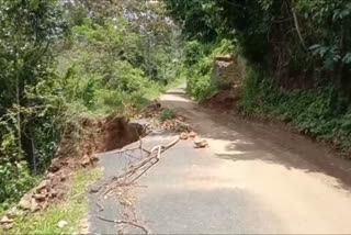 ഇടുക്കി  idukki  ഏലപ്പാറ  അരുവിക്കല്‍  ഹെലിറിയ-മ്ലാമല റോഡ്  പുനർനിര്‍മ്മാണം വൈകുന്നതായി പരാതി  സംരക്ഷണ ഭിത്തികള്‍  reconstruction  Heliria-Mlamala road  Aruvikkal Puthuval  Elappara  idukki