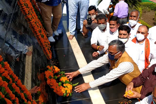 Chief Minister of Uttarakhand arrived in Muzaffarnagar and paid homage to the martyrs