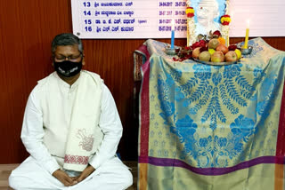 An officer who cleaned his office for the sake of Gandhi Jayanti