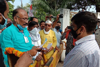 District Congress Committee workers submitted memorandum to President on many issues