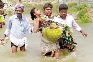 Vijayalakshmi's relatives carrying her