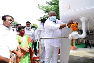 minister gangula kamalakar inaugurate liquid oxygen tank at Karimnagar govt hospital