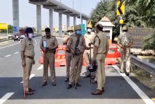 Police force deployed at zero point of Yamuna Expressway