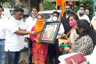 yuva sena agitation for oppose hathras incident in thane