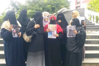 women protest in shimogha against up rape case