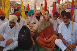 Farmers continue to protest outside Shwet Malik's house in amritsar