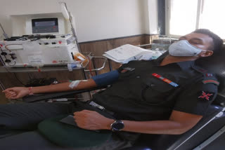 Army personnel donate plasma