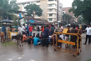 Vishwa Hindu Parishad - Bajrang Dal activists protest In Mangalore