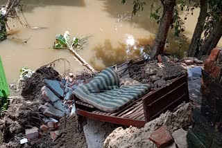 few-houses-collapsed-at-balurghat-for-land-slide-mp-visit-area