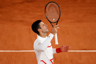 Djokovic leads been-there-done-that crew at wild French Open