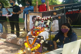 Ganesh and Ankit friends of Sushant Singh Rajput sit on hunger strike at Jantar Mantar