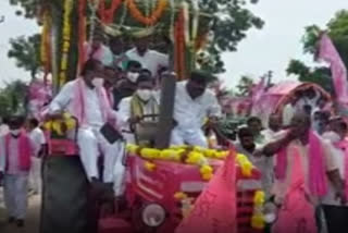 minister niranjan reddy started tractor rally in pebberu