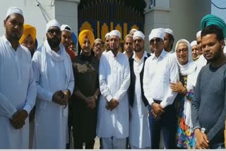 Punjabi singers join farmers' dharna