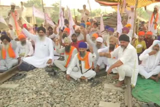 Punjab farmers extend 'rail roko' against new laws till October 8