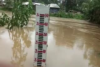 balesore latest news, flood like situation in balesore, continuous rain in balesore, water level of jalaka in balesore, ବାଲେଶ୍ବର ଲାଟେଷ୍ଟ ନ୍ୟୁଜ୍‌, ବାଲେଶ୍ବରରେ ବନ୍ୟା ପରିସ୍ଥିତି, ବାଲେଶ୍ବରରେ ଲଗାଣ ବର୍ଷା, ବାଲେଶ୍ବରରେ ଜଳକା ଜଳସ୍ତର