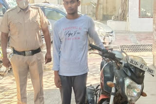 jamia nagar police arrested autolifter in delhi