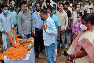 JMM MLAs paid tribute to minister haji hussain ansari in chaibasa