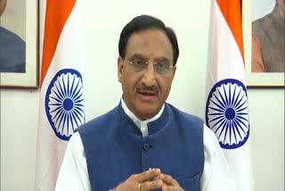 union minister of education talked to the successful students in jee