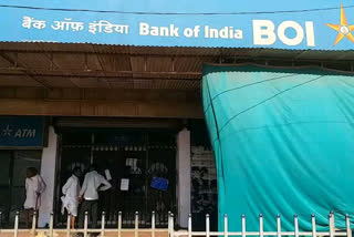 BOI employees strike a day for several demands